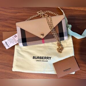 NWT full inclusion Burberry tan leather nova check wallet & unbranded chain